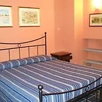 Bed & Breakfast L'angolo Di Rosina Con Ristorante 4*