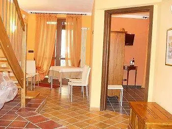 فندق مبيت وإفطار L'angolo Di Rosina Con Ristorante نوفيلو