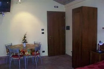 فندق مبيت وإفطار L'angolo Di Rosina Con Ristorante نوفيلو