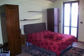 فندق مبيت وإفطار L'angolo Di Rosina Con Ristorante 4*