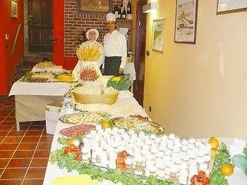 住宿加早餐酒店 L'angolo Di Rosina Con Ristorante 诺韦洛