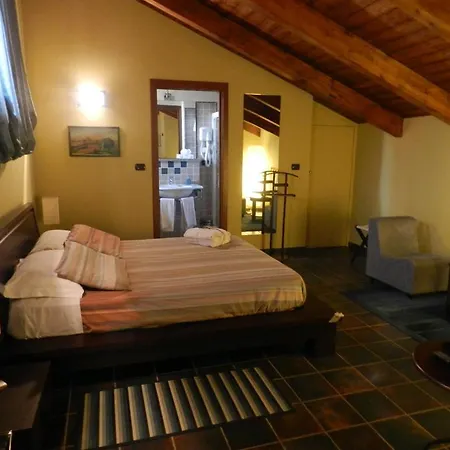 Bed & Breakfast L'angolo Di Rosina Con Ristorante 4*