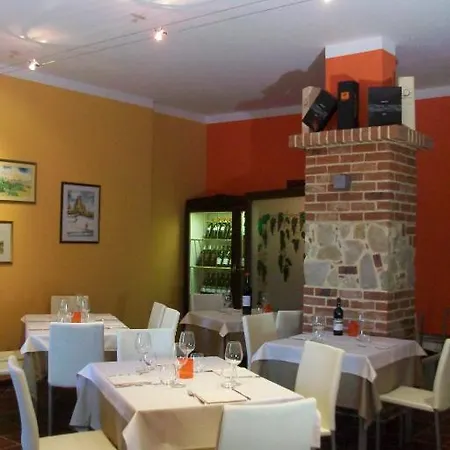 Bed & Breakfast L'angolo Di Rosina Con Ristorante 4*