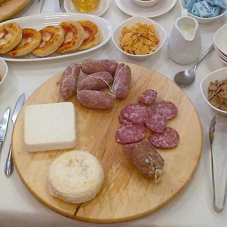 Bed & Breakfast L'angolo Di Rosina Con Ristorante Novello